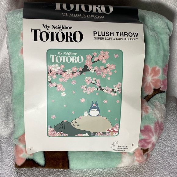 Studio Ghibli Other - My Neighbor Totoro Plush Blanket